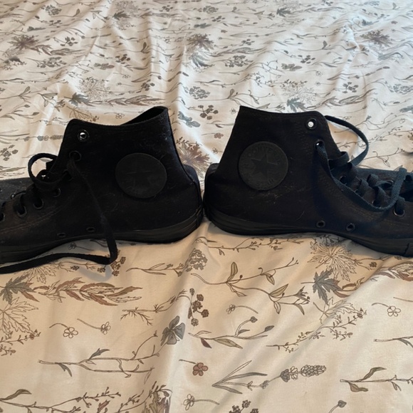 Converse men’s size 9 NEW(SOLD) - Picture 2 of 2